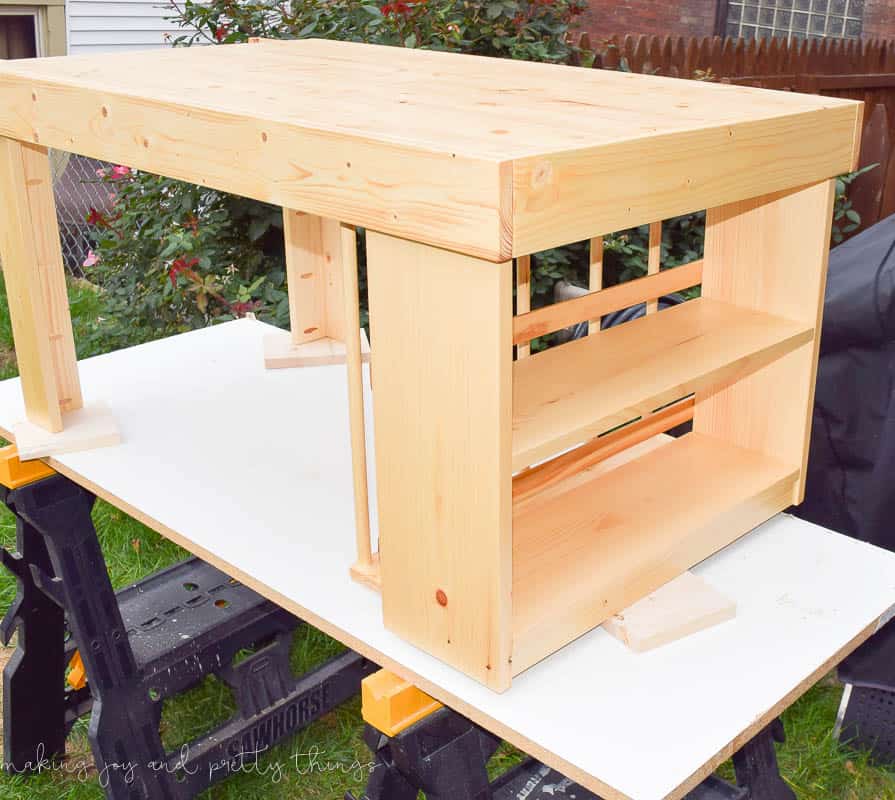 https://www.makingjoyandprettythings.com/wp-content/uploads/2016/11/DIY-kids-craft-table-29-1.jpg